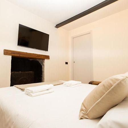 Maison Aubert In Centro Storico Aosta Bagian luar foto