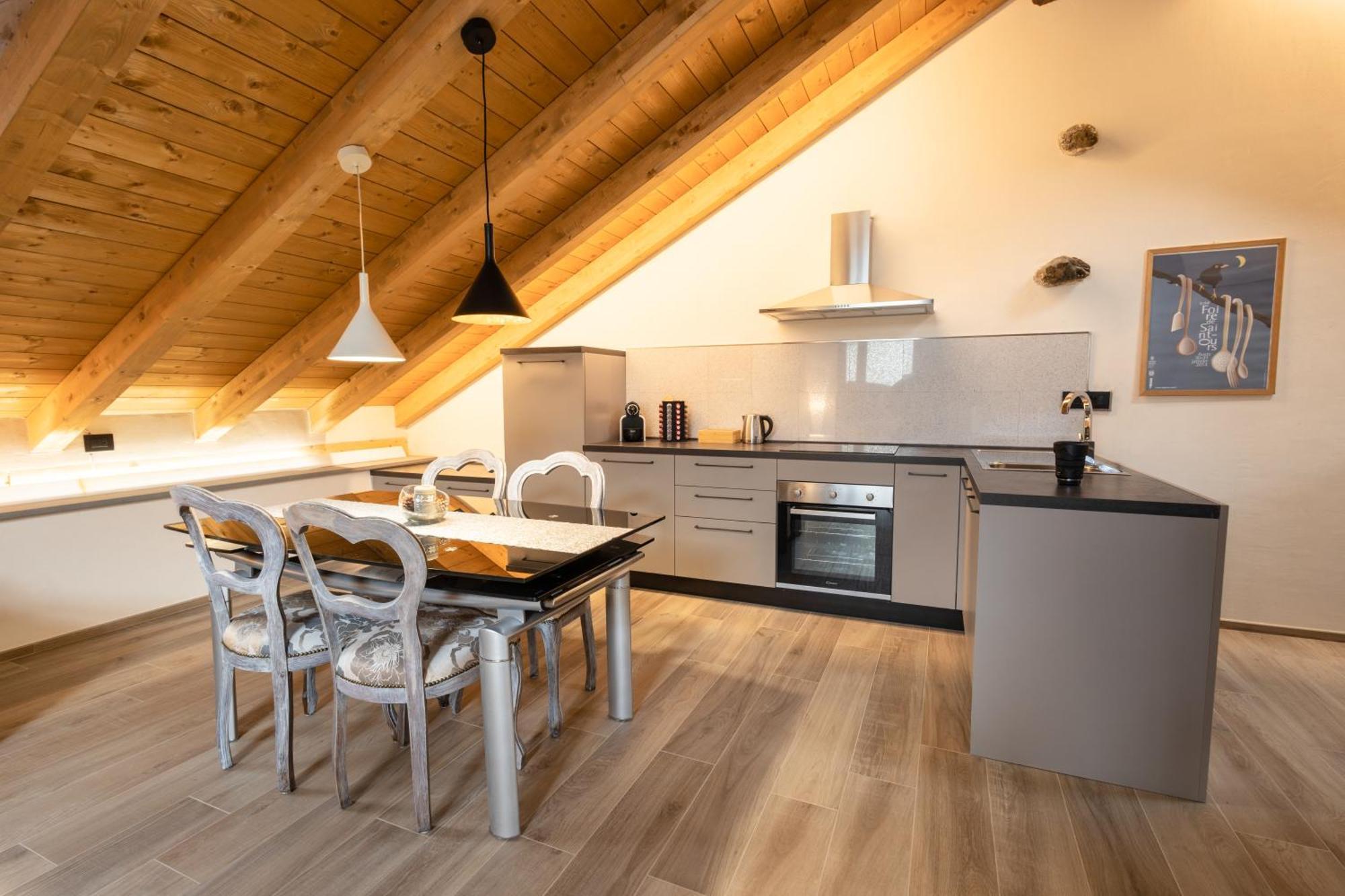 Maison Aubert In Centro Storico Aosta Bagian luar foto